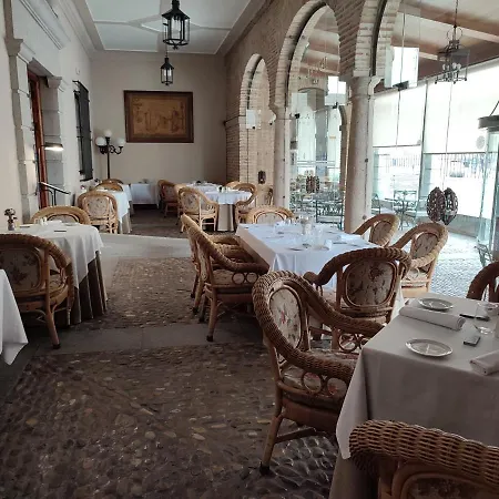 فندق Maria Cristina 4*