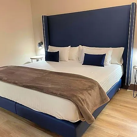 Готель Maria Cristina 4*